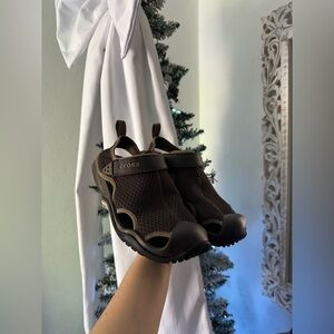 NWOT CROCS Men’s Dark Brown Swiftwater Mesh Deck Sandal - Size 8